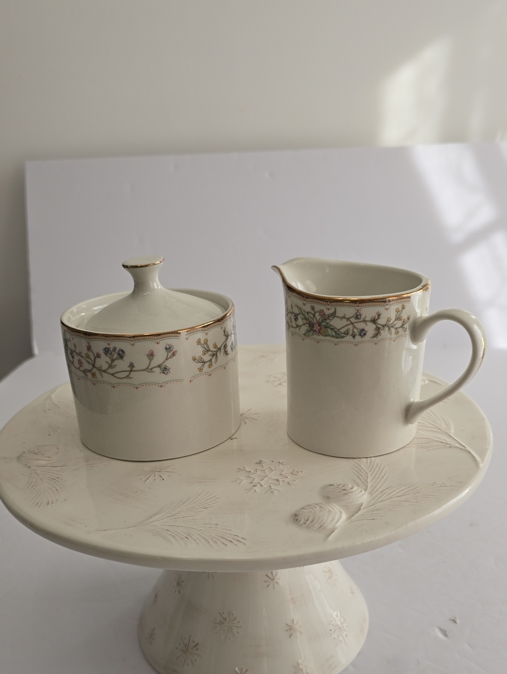 RetroneU Wellesley Set Of Creamer & Sugar Bowl With Lid Floral Fine China